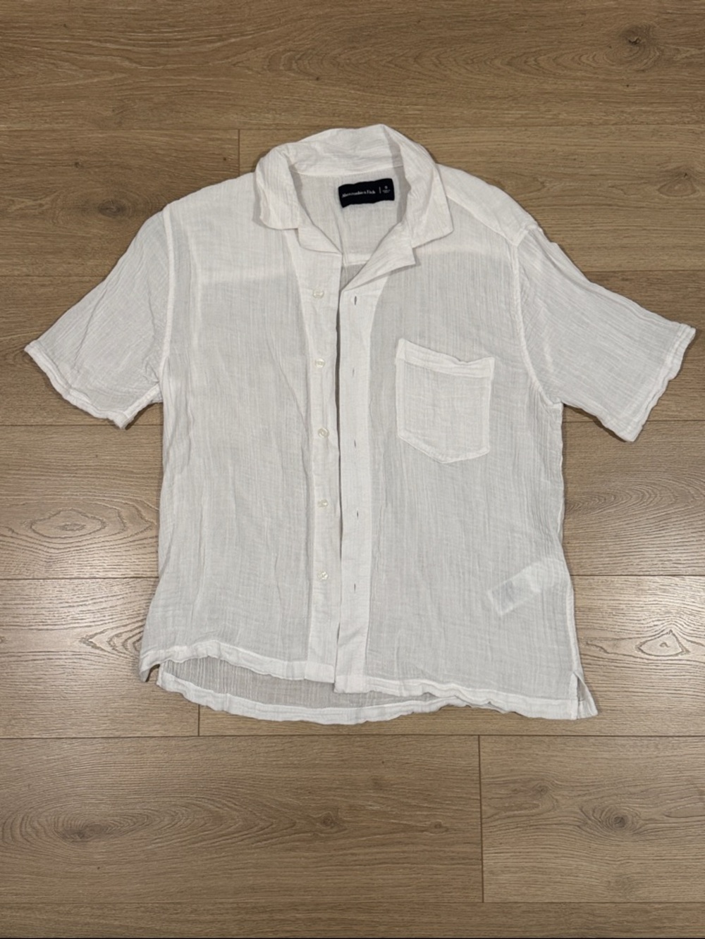 Men’s Abercrombie & Fitch White Short Sleeve Cotton Button down shirt size small